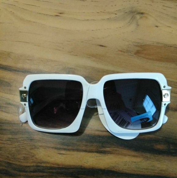 Accessories - Sunglasses